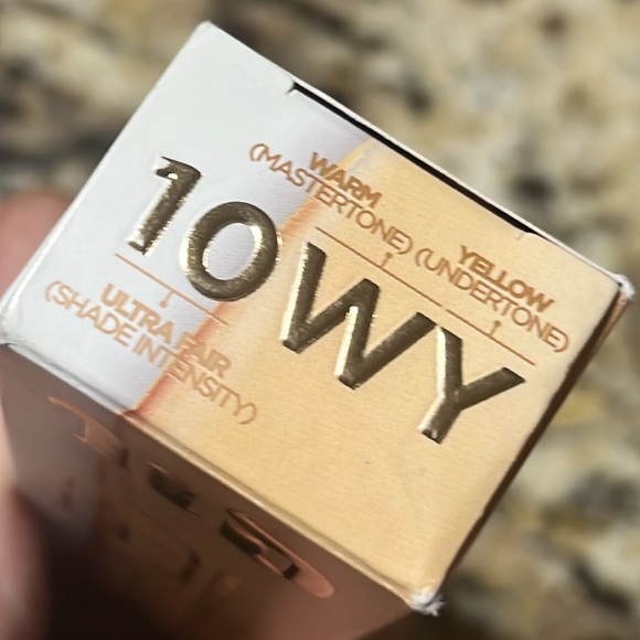 💕🌙Urban Decay 10WY Stay Naked Weightless Liquid Foundation - Picture 11 of 12